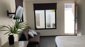 Beautiful studio 1 in Cancun downtown close to ADO, main avenues,Hotel Zone and beaches, SUPER FAST WiFi